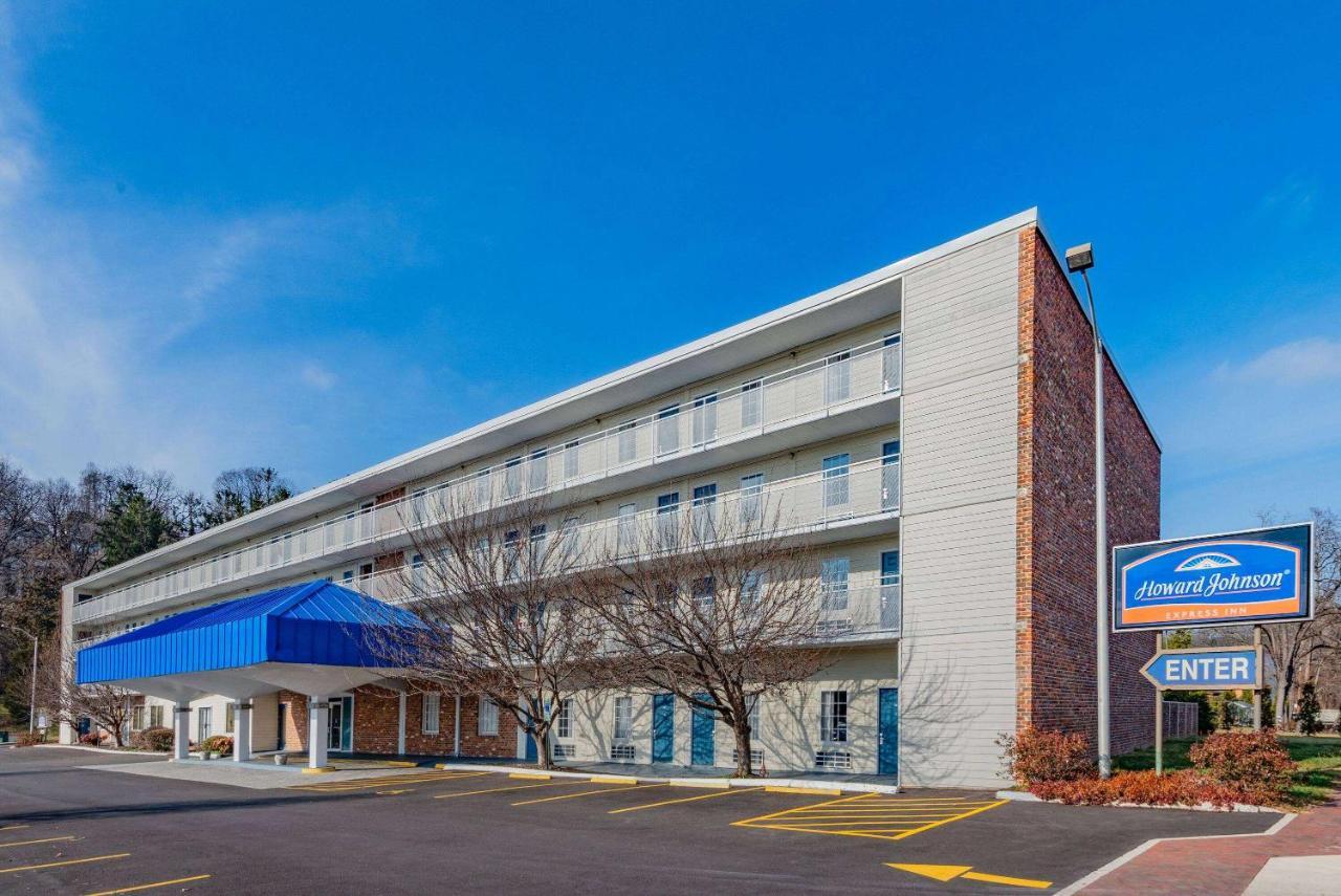 Howard Johnson By Wyndham Staunton Exterior foto